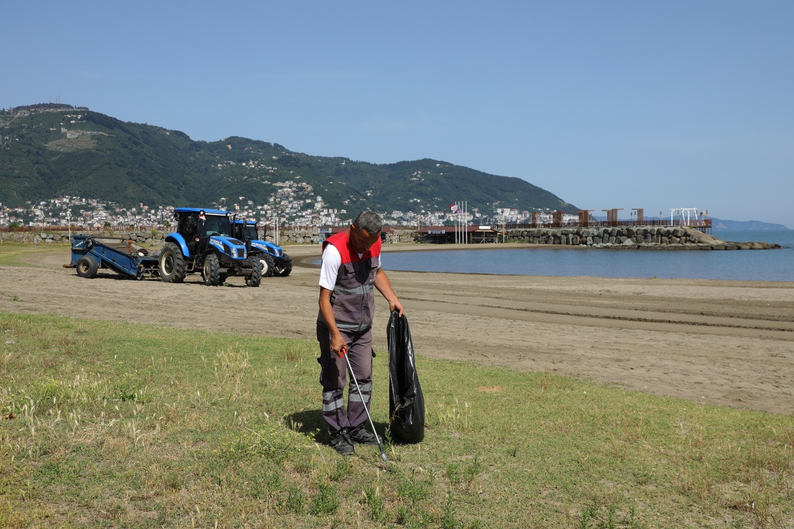 BÜYÜKŞEHİR PLAJLARI DENİZ SEZONUNA HAZIRLIYOR